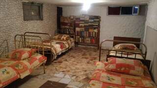 Гостевой дом Lemon Family GuestHouse Тбилиси Кровать в общем номере с 4 кроватями-1